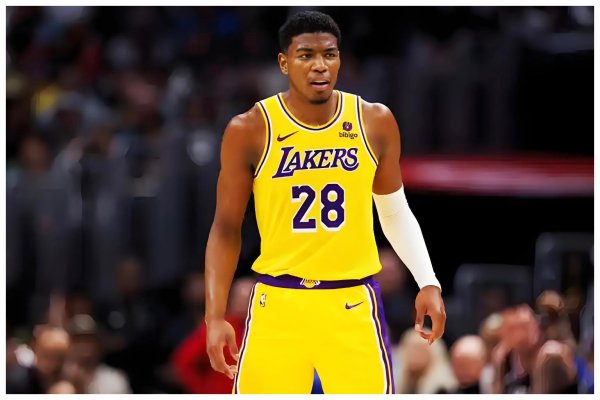 2,35 triệu trong một năm, anh trở lại với Lakers! Pelinka không có vấn đề gì với hoạt động của mình.