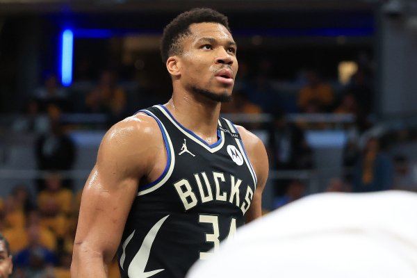 Wen Pang: Bucks không chỉ phá hủy bức tường phía đông mà còn thế chấp căn hộ và lương hưu, chỉ để lạ
